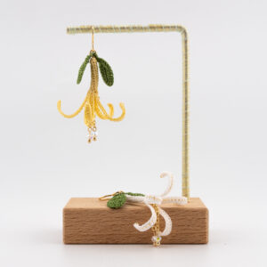Caprifolia - white & yellow