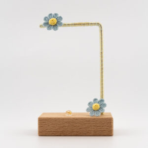 Morning Daisy - soft blue