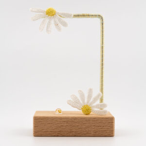 Half Daisy - white
