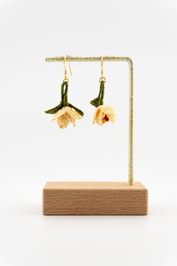 Dewdrop Lilium - soft yellow - Image 3
